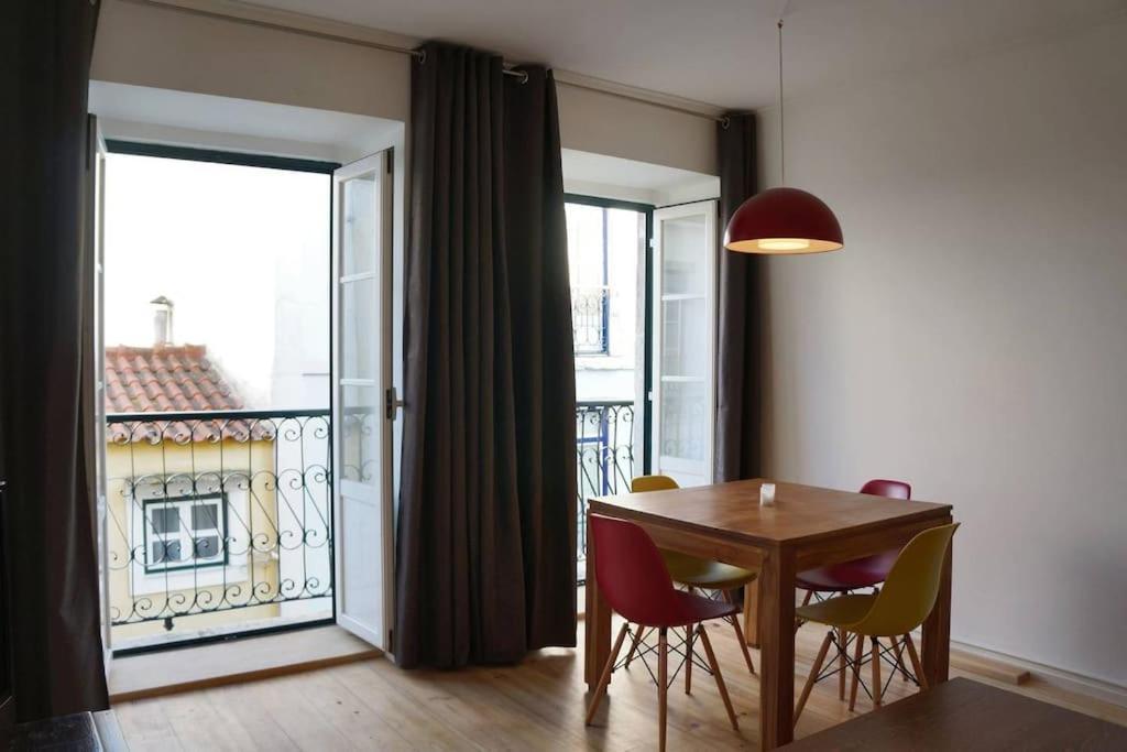 Two Bedroom Apt In Historic Location! Close To The River Lissabon Exterior foto