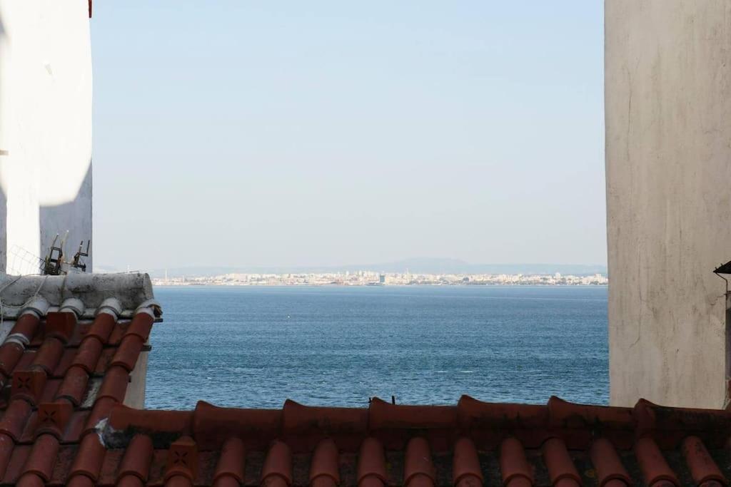 Two Bedroom Apt In Historic Location! Close To The River Lissabon Exterior foto