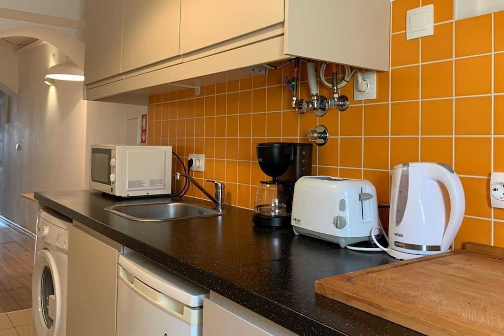 Two Bedroom Apt In Historic Location! Close To The River Lissabon Exterior foto